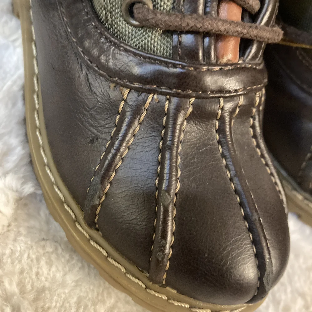Vintage Tommy Hilfiger Brown Leather Duck Boots with Tan Accents- Size 8 Toddler